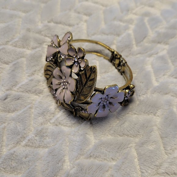 Vintage Enameled Hinged Cuff Bracelet - Picture 2 of 4